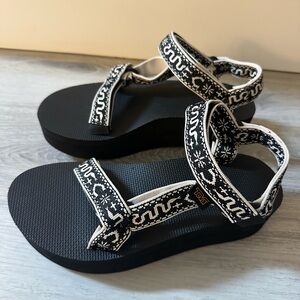 NWOT Teva Platform Black Sandals